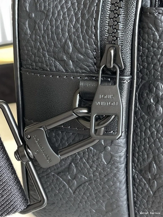 Affordable VUITTON LOCK MESSENGER S LOUIS 0804